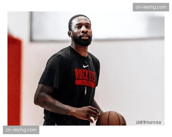 延长防守轮转范围带来风险，球员体能和心理面临更高要求