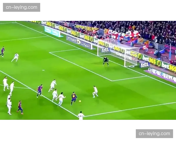 西甲锋线组合由双前锋向多功能攻击群转型